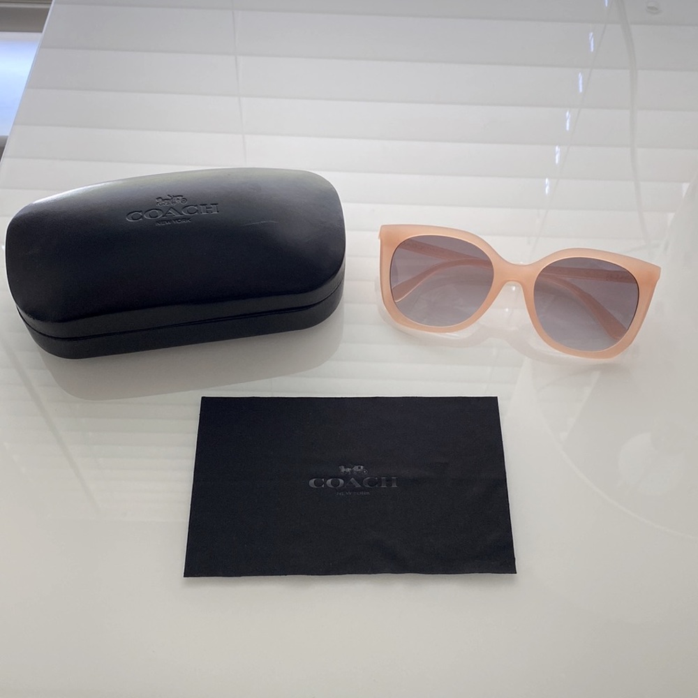 Coach sunglasses/case/cleaning cloth
